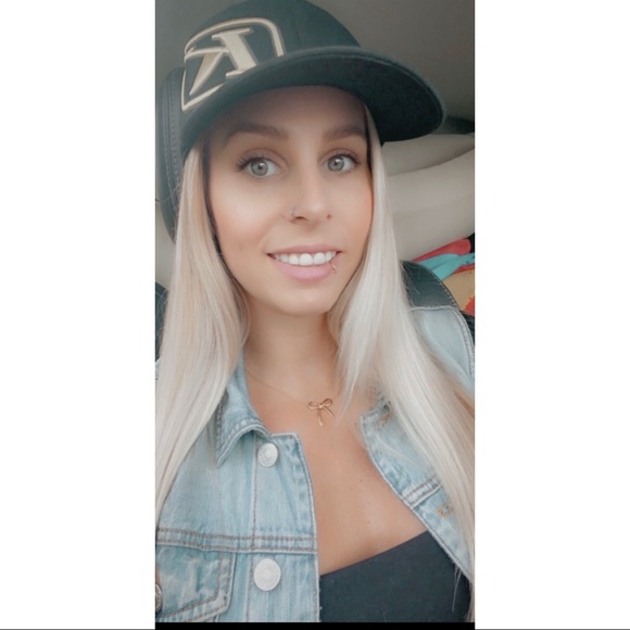 Meet your Posher, Samantha - Picture 1 of 1